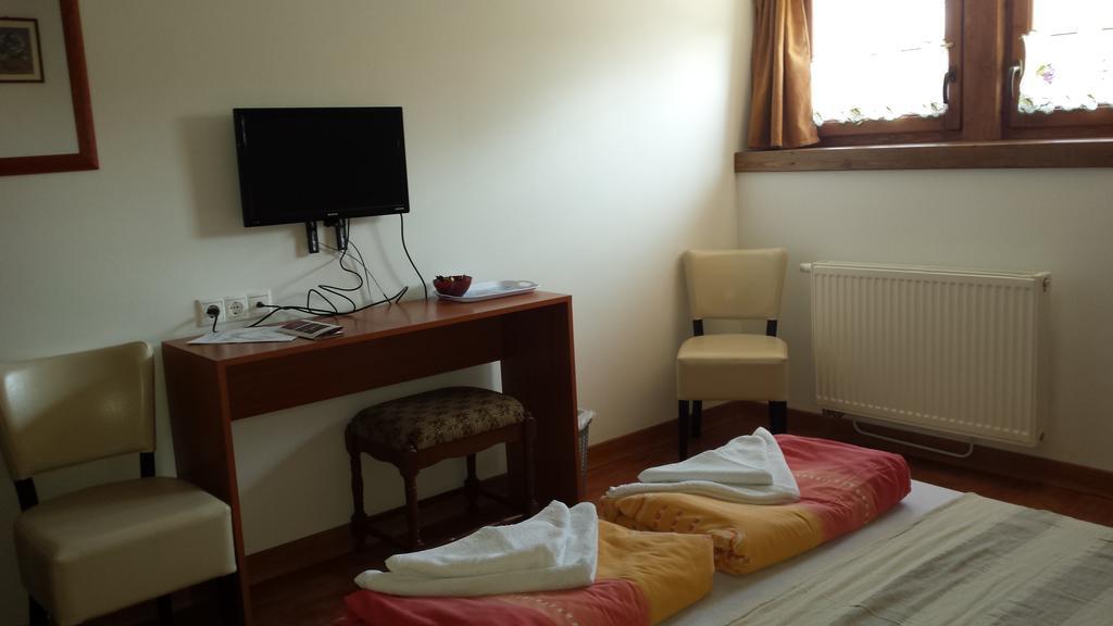 Hanna Szobai Tarcal Chambre photo